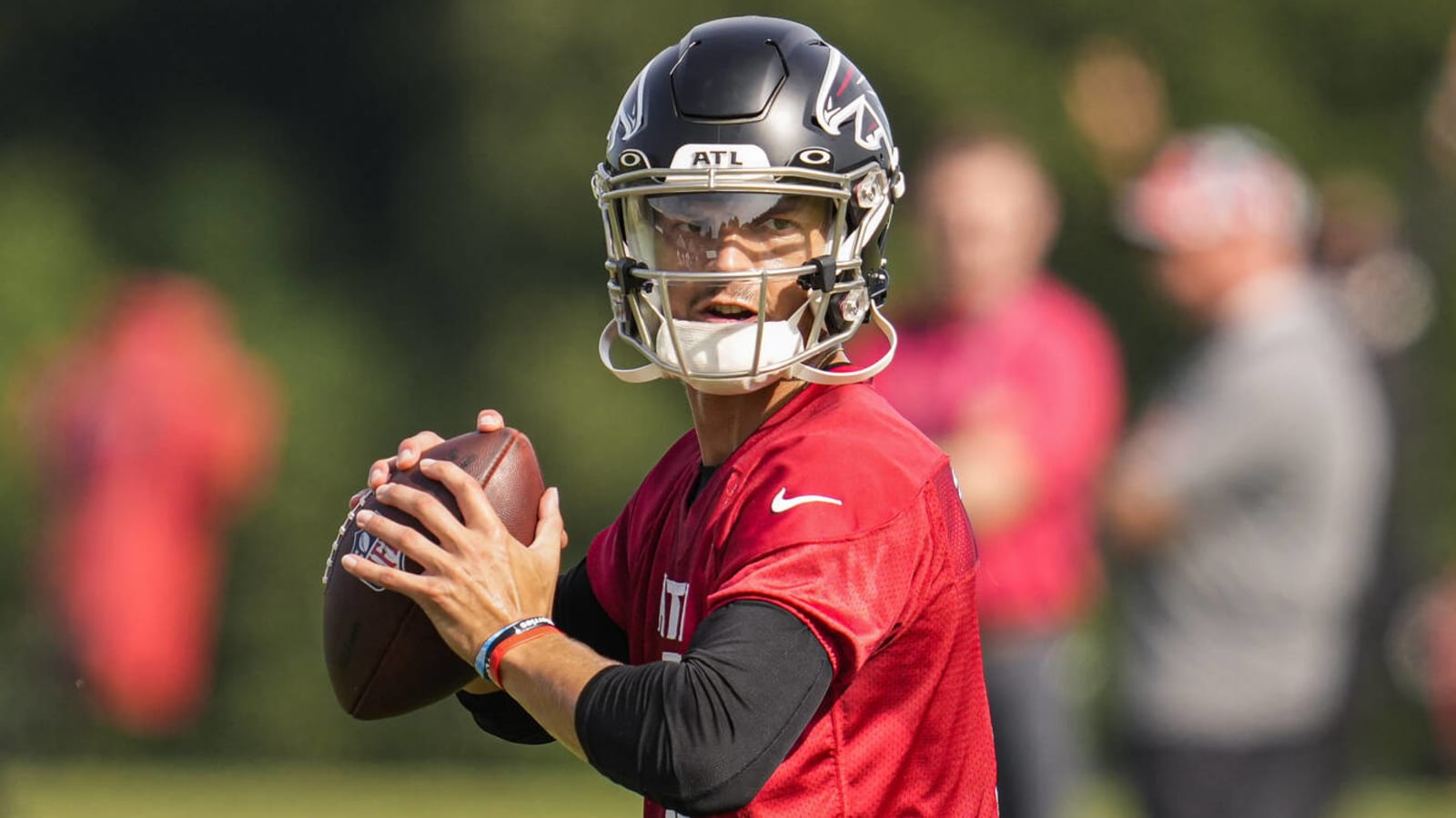 Rookie QB Desmond Ridder to start under center for Falcons