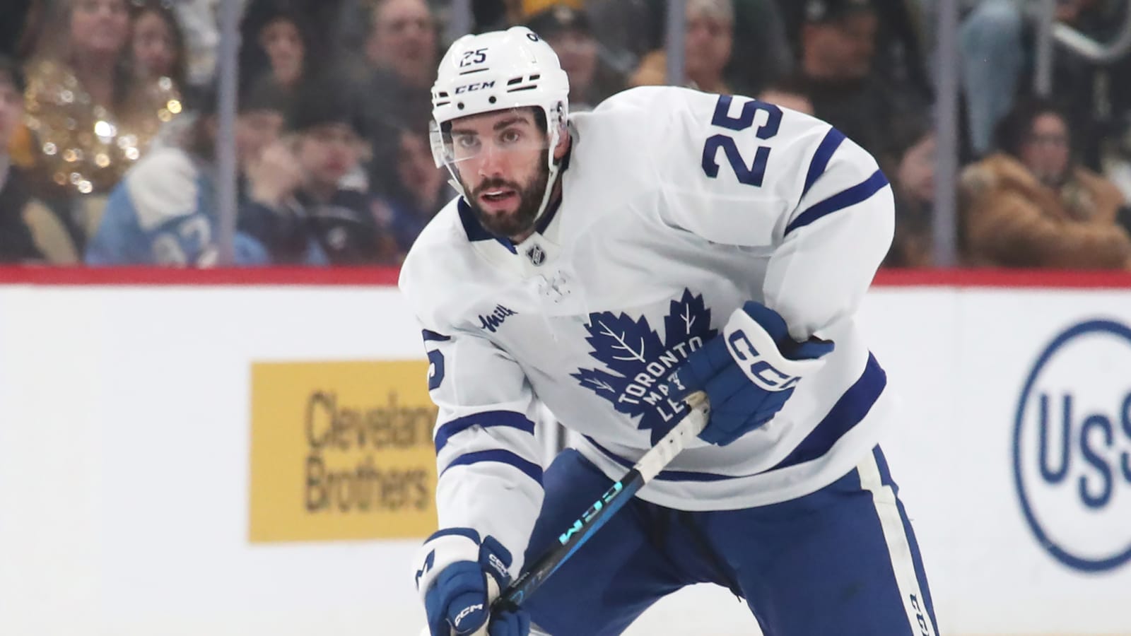 Penguins acquire Maple Leafs defenseman in last-second trade