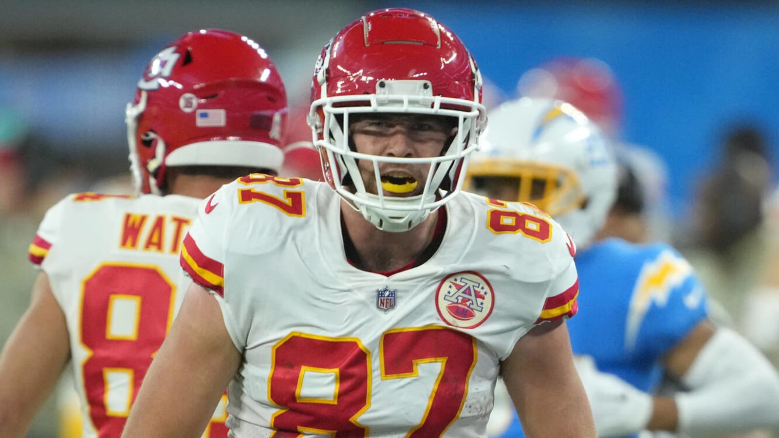 Chiefs TE Travis Kelce delivers knockout blows in division