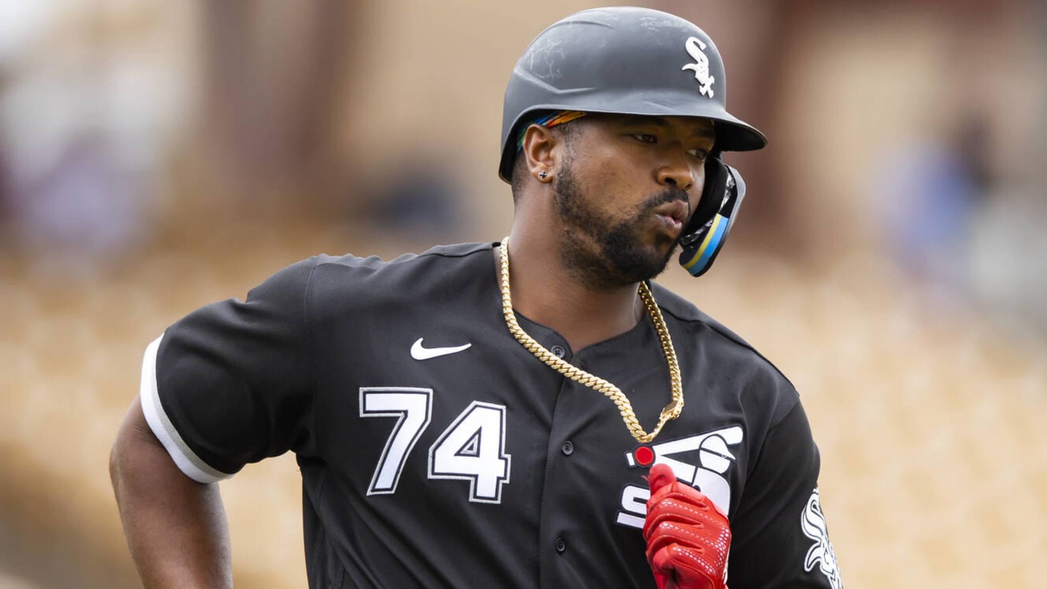 White Sox' Eloy Jimenez expected to miss several days with groin injury -  Chicago Sun-Times