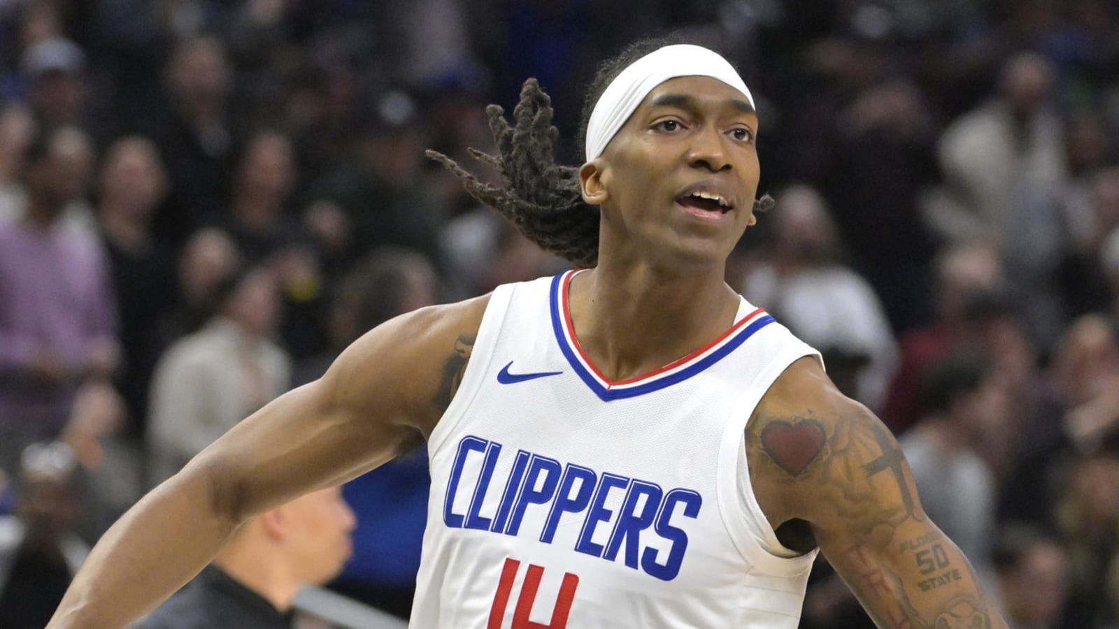 Clippers sign former playoff hero to contract extension