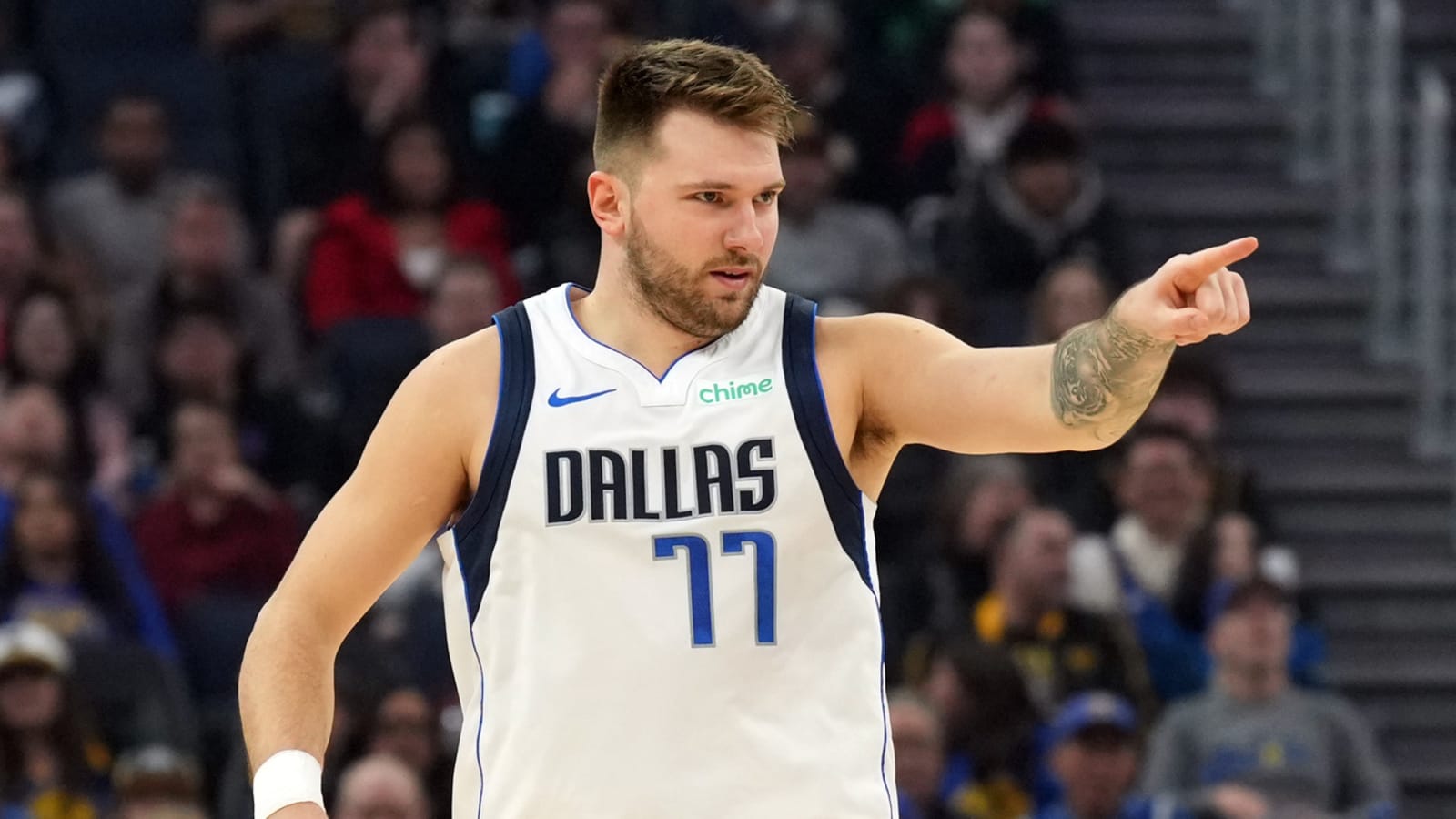 Mavericks' Luka Doncic dominates Warriors