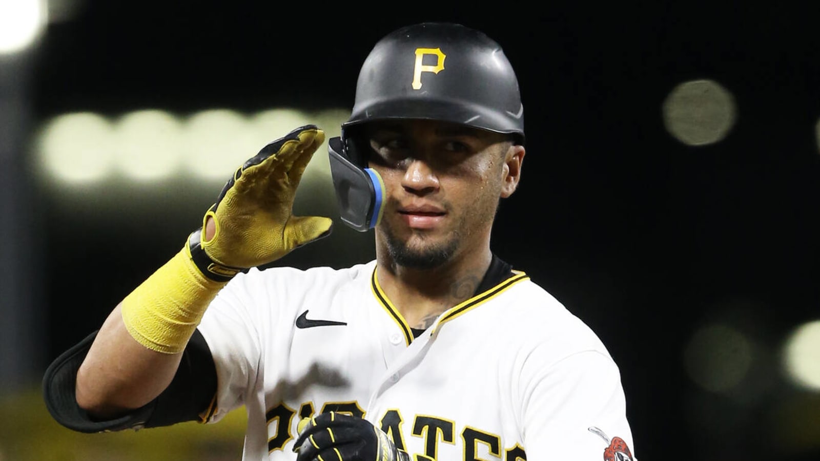 Pirates trade catcher Michael Perez to the Mets