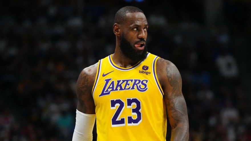 LeBron James&#39; Annoyed Reaction To Anthony Davis Not Getting A Rebound Goes Viral
