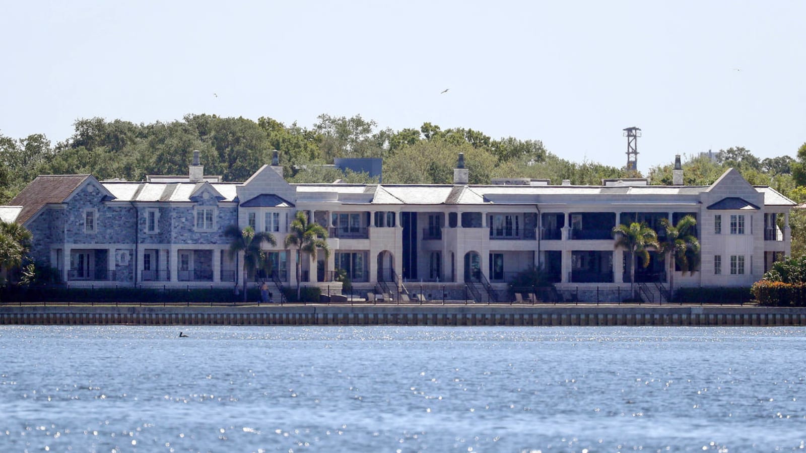 Report: Tampa police placing extra security around Tom Brady's home