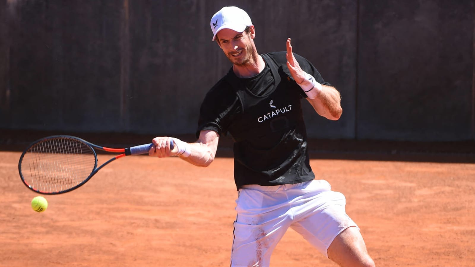 Murray emotional following win in Wimbledon warmup