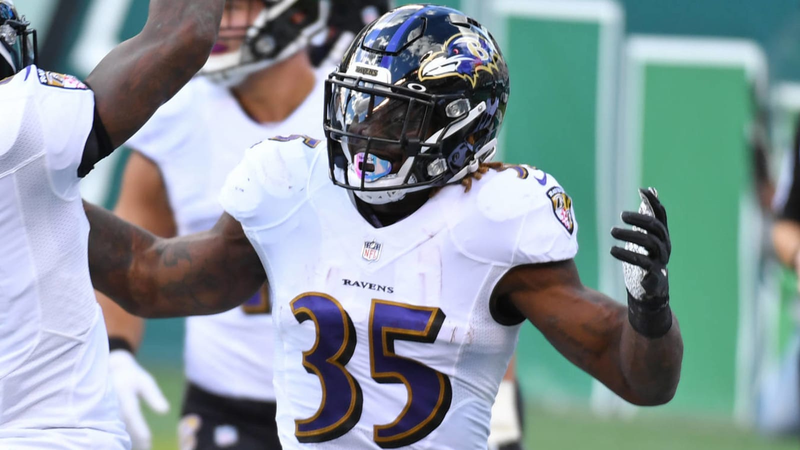 Ravens RB Gus Edwards tests positive for COVID-19