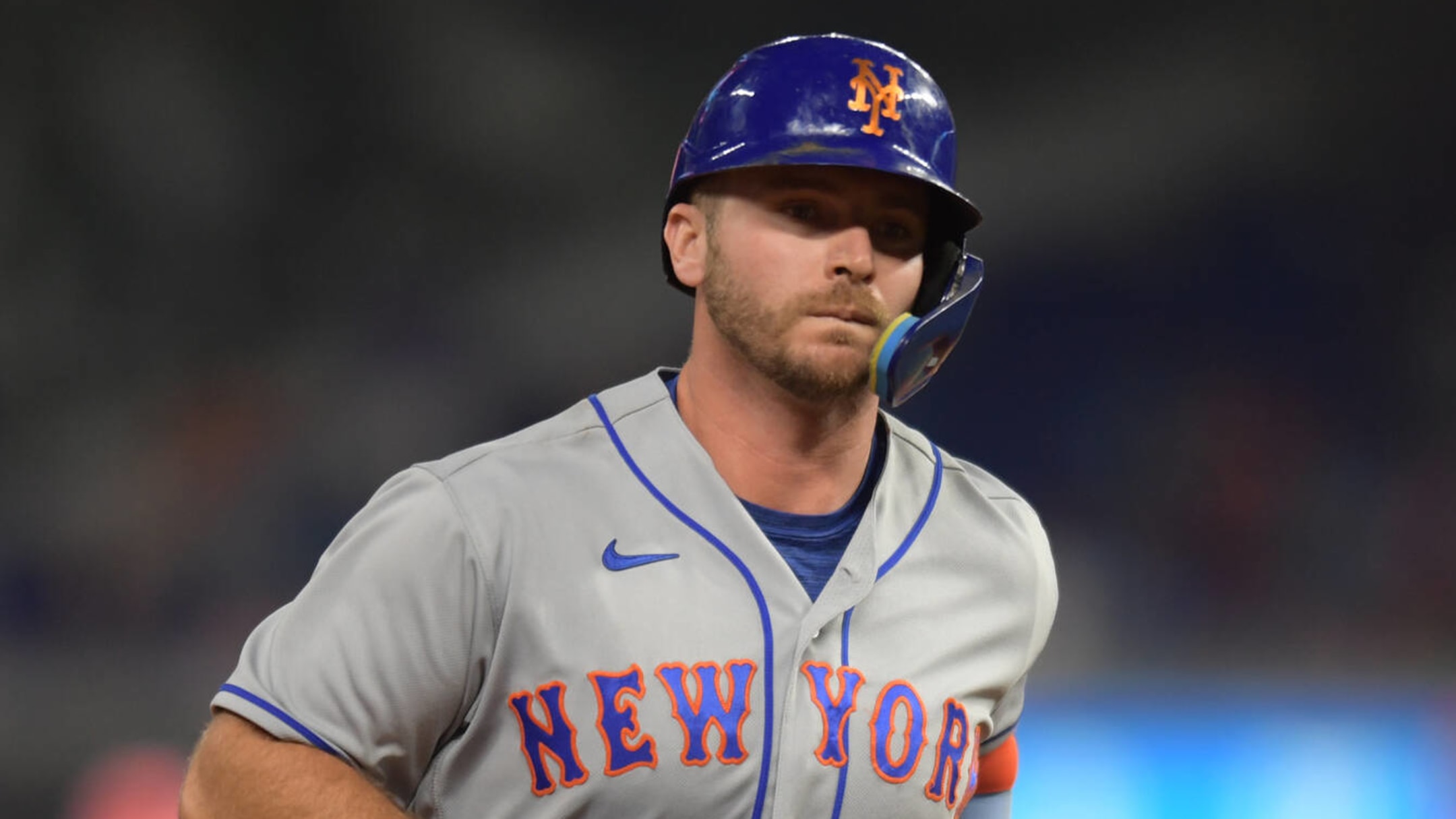 Pete Alonso's wife posts scary footage from his car accident