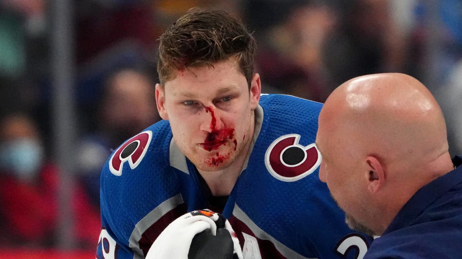 Report: Avs' Nathan MacKinnon has broken nose