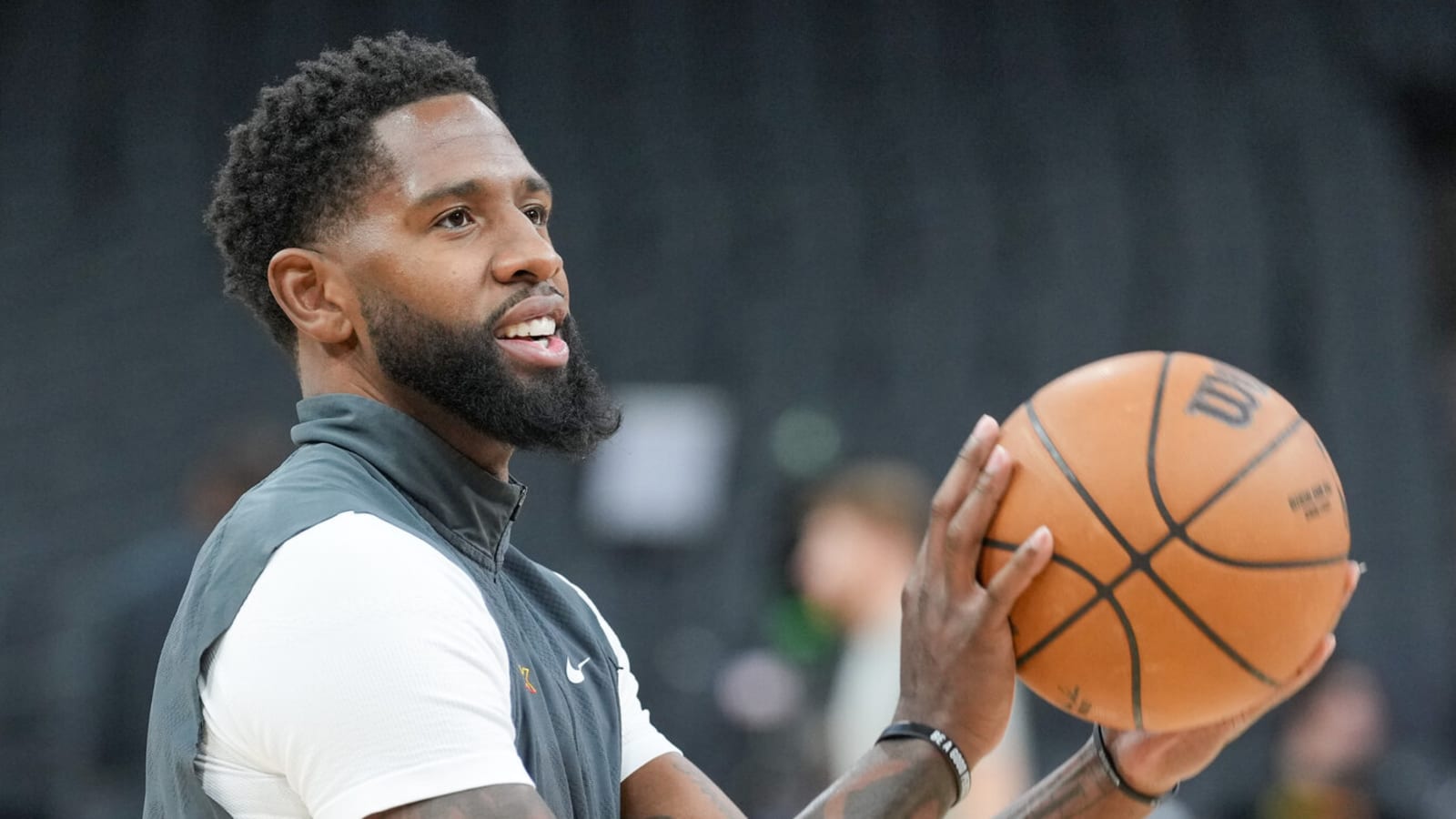 Free-agent forward agrees to multiyear deal with Suns