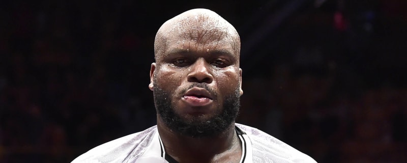 Derrick Lewis Removes Pants & Moons Crowd After Win at UFC Fight Night