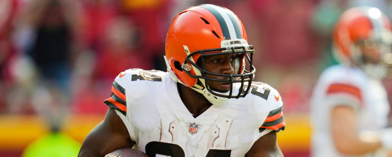 Report: Browns RBs Chubb, Felton test positive for COVID-19