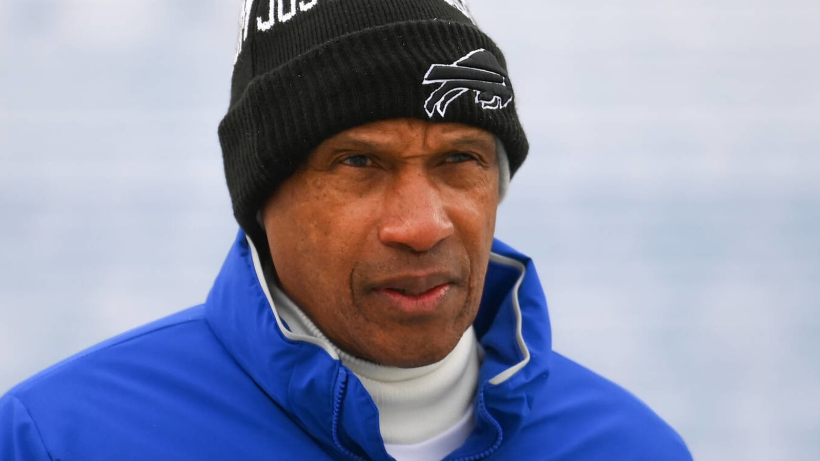 Bills DC Leslie Frazier linked to open head coaching job