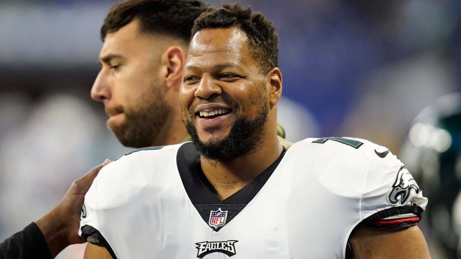 DT Ndamukong Suh makes debut with Eagles