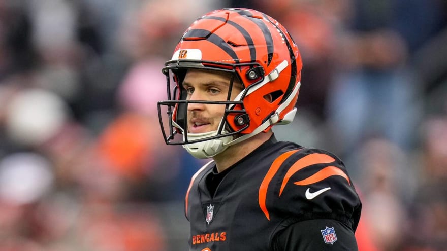 Bengals extend backup QB, reunite with former draft pick