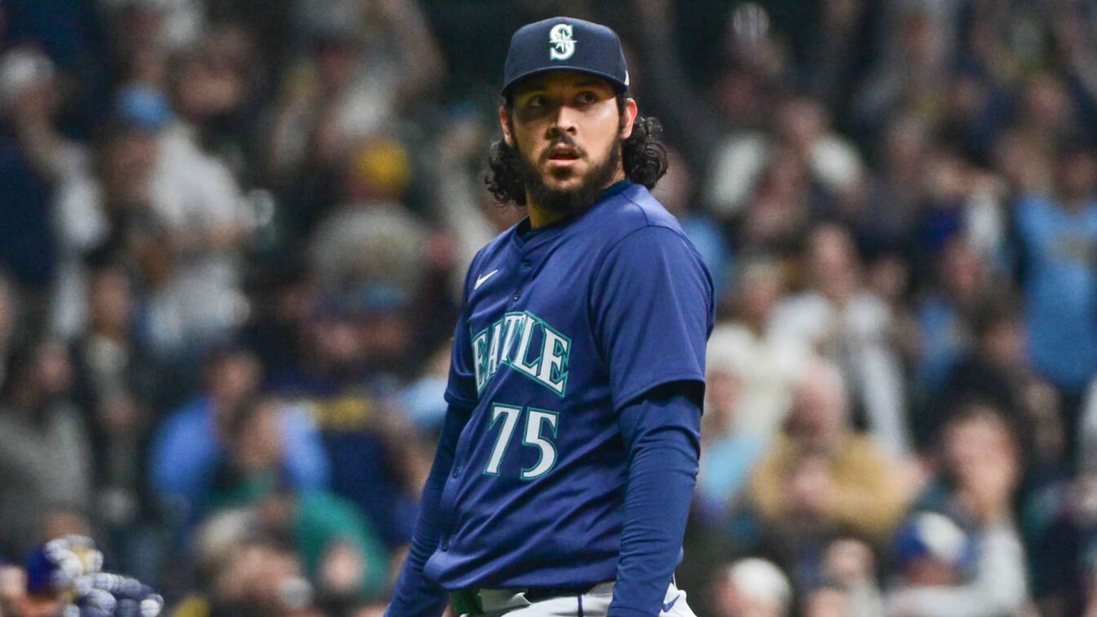 Mariners relief pitcher has brutal ninth inning to lose game