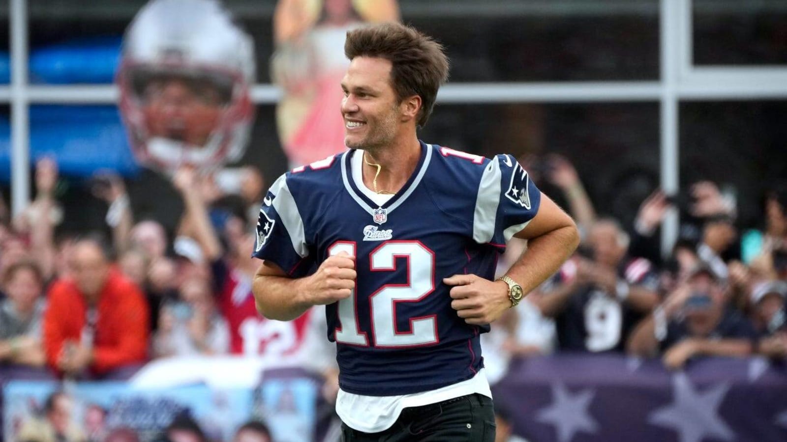 Watch: Seven-time Super Bowl winner Tom Brady spotted in the Williams garage at Miami GP