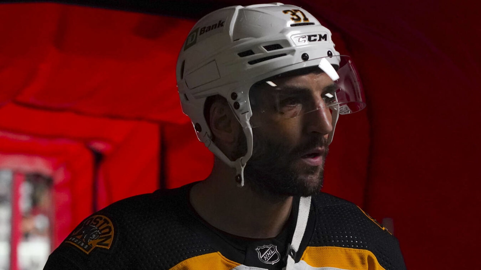 Bruins re-sign Patrice Bergeron to one-year, $2.5M contract