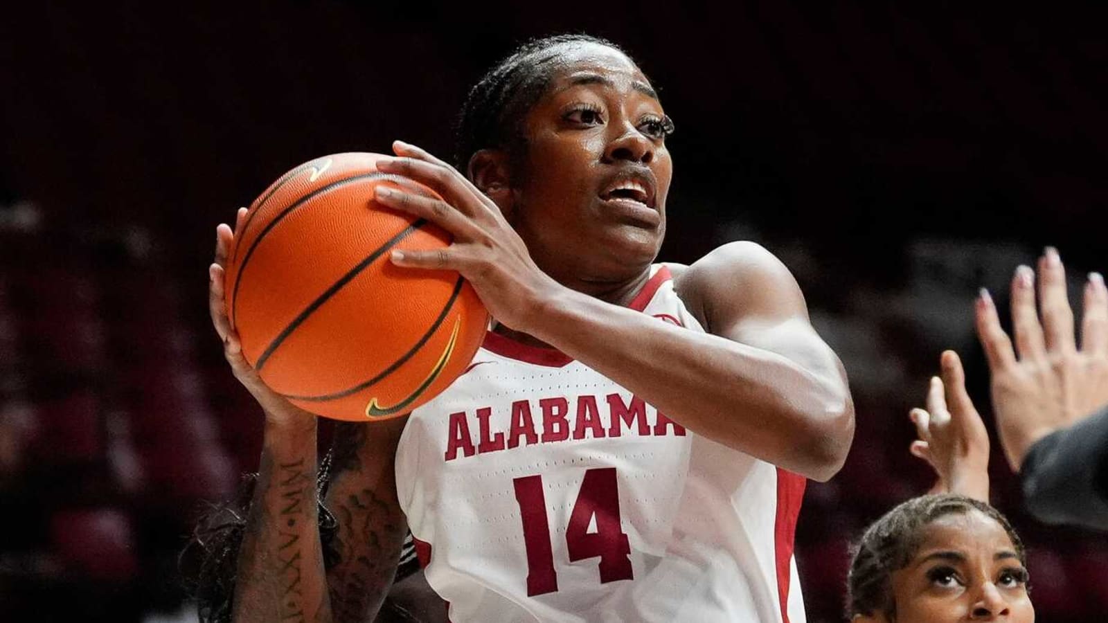 Alabama women hand Michigan State first loss of season