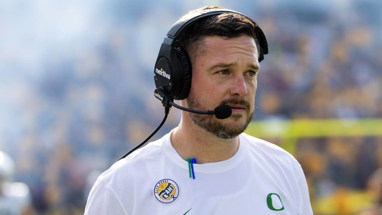 College football fans had brutal criticism for Oregon HC Dan Lanning after loss to Washington