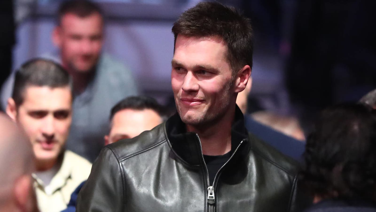 Tom Brady debuts Bucs-themed T-shirt to Gisele’s approval