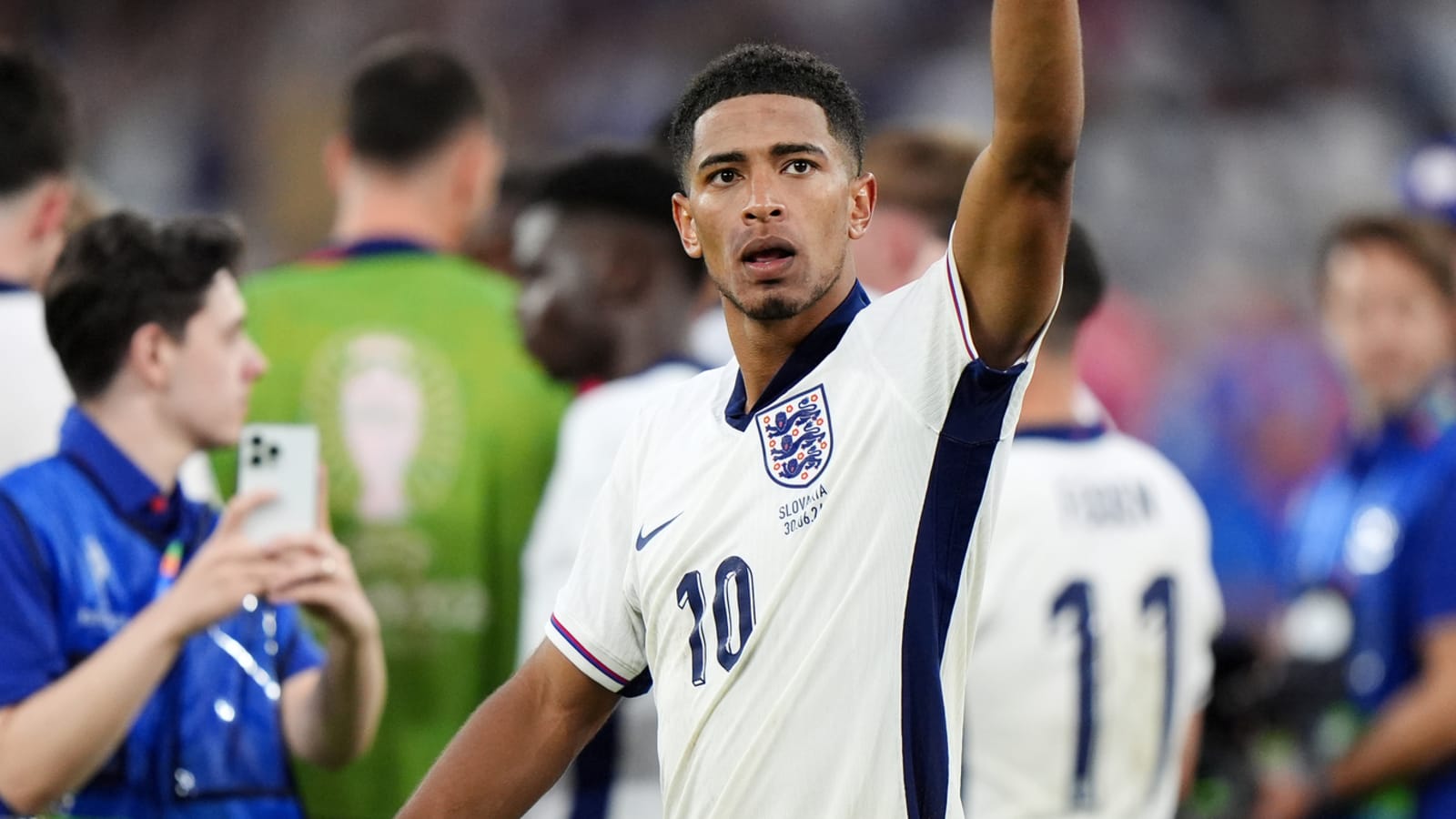Watch: Stars come out late to save England from elimination
