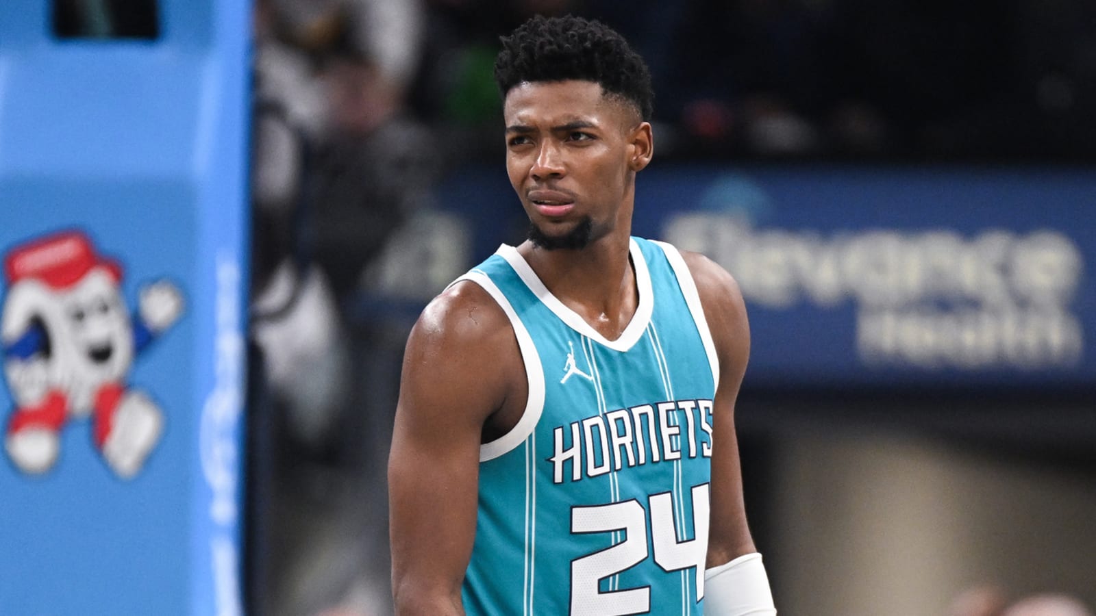 Hornets' healthy starting lineup was short-lived
