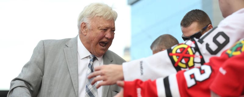 Blackhawks say Bobby Hull no longer team ambassador