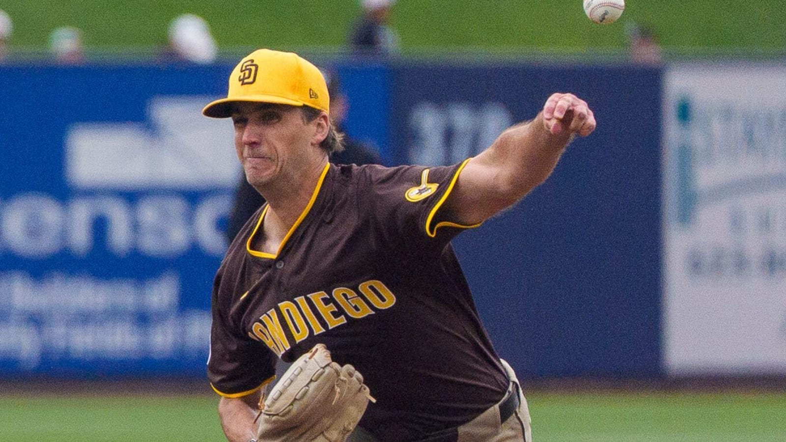 Padres’ new lefty hurler earns spot on 26-man roster for 2025 season