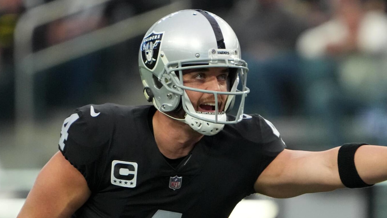 Report reveals how much money Derek Carr is seeking