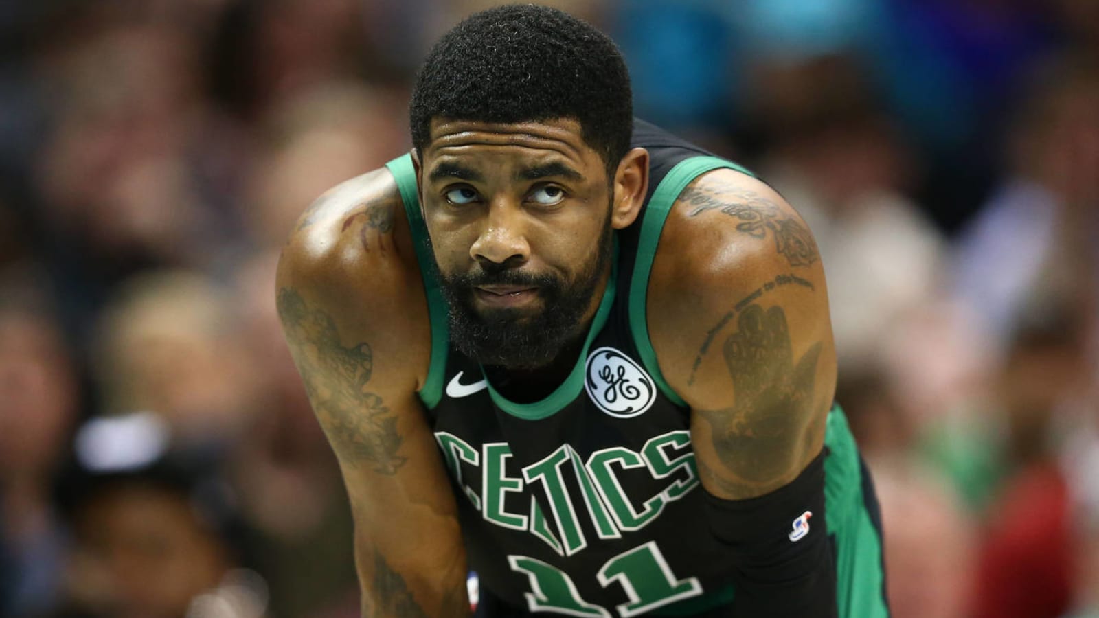 Kyrie Irving reportedly refused to sign autographs for charity