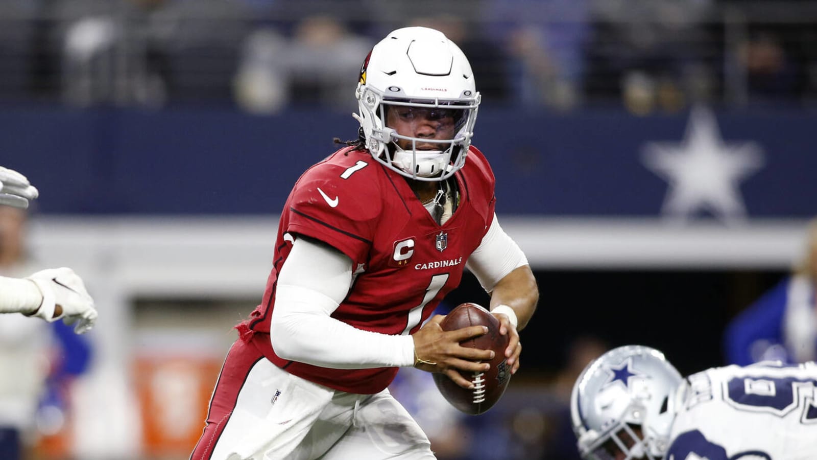 Kyler Murray makes social media change amid contract dispute