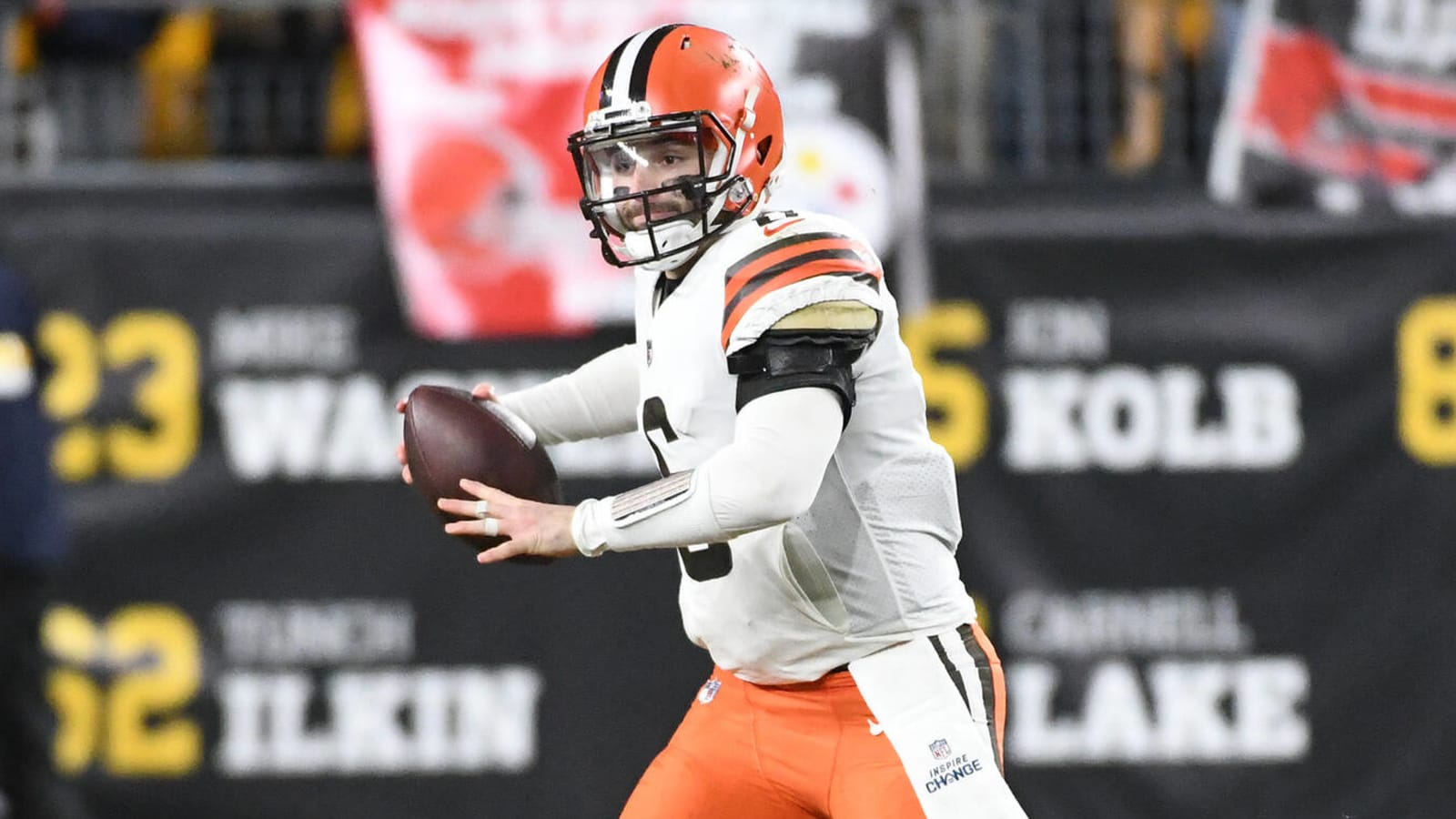 Mayfield: 'I'm going to try to win' whoever is on the schedule