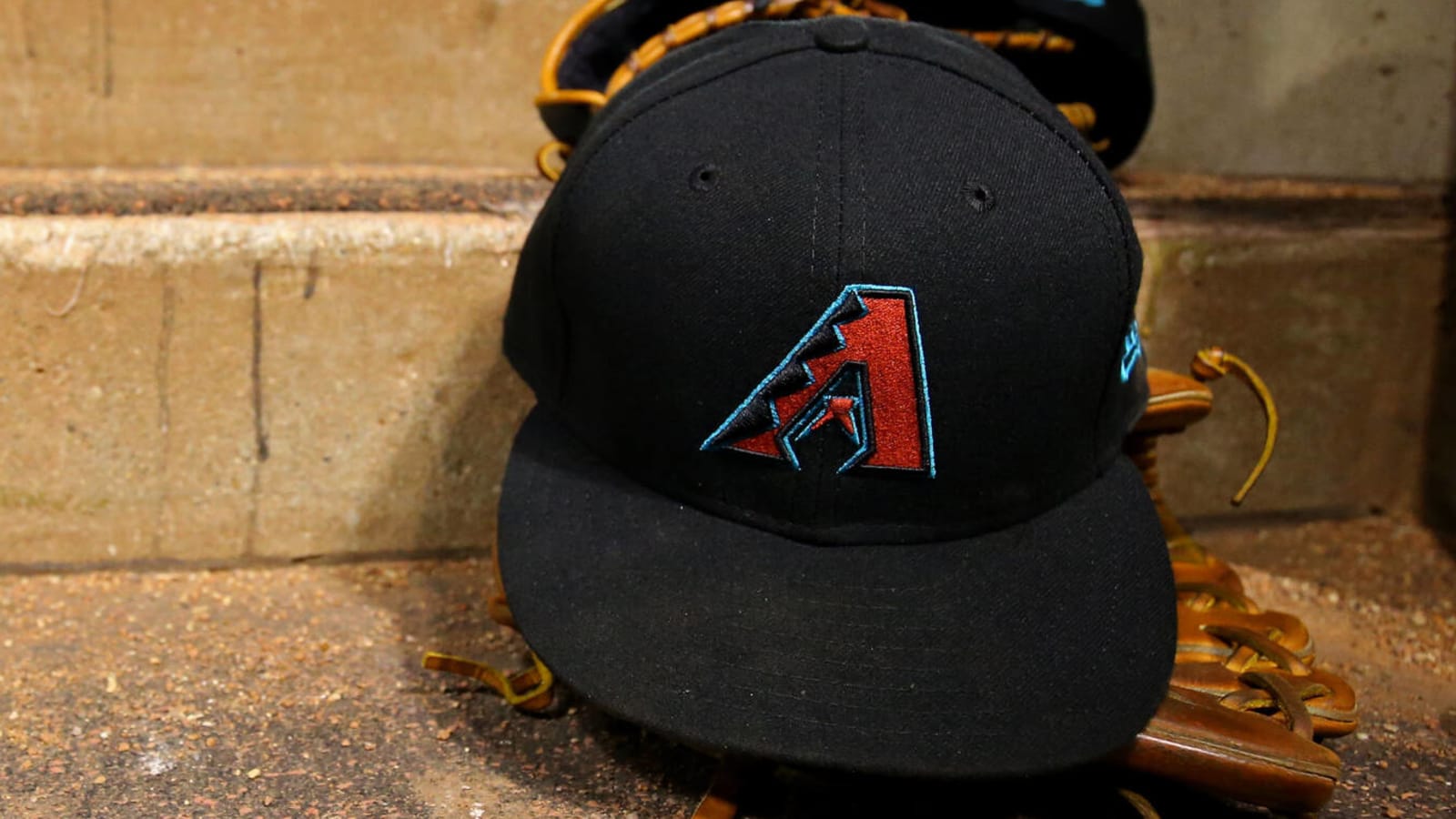 Diamondbacks Rumored to Target Right-Handed Hitter for DH Role