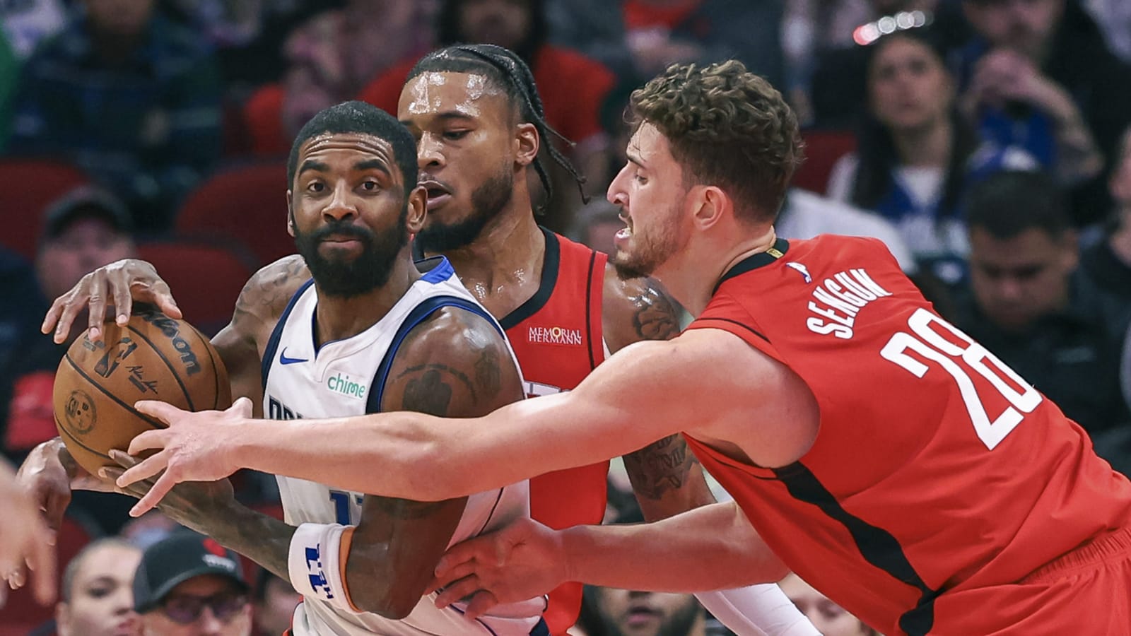 Rockets steal a victory against Mavericks — literally
