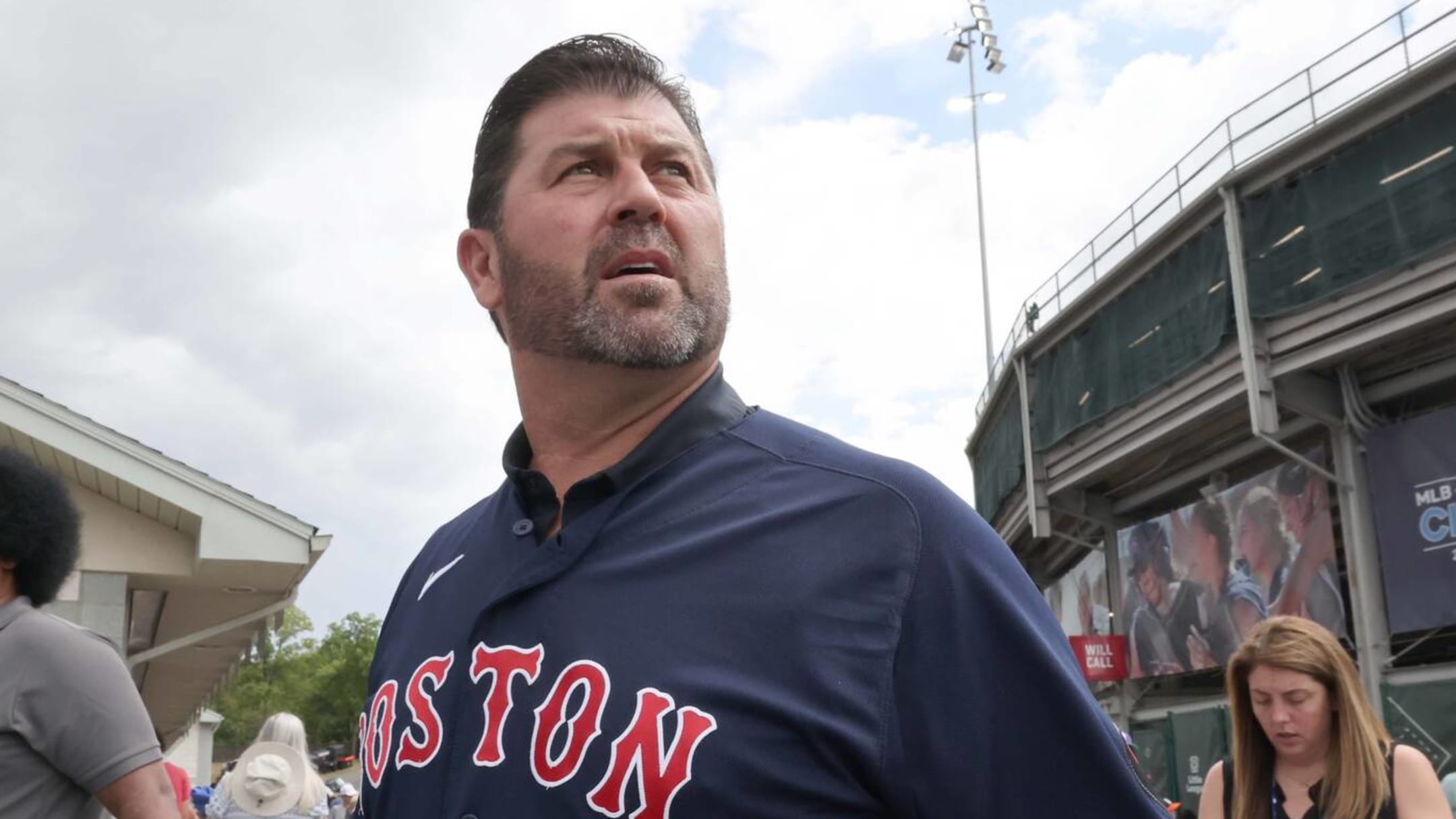 Report: Giants consider Jason Varitek for manager job