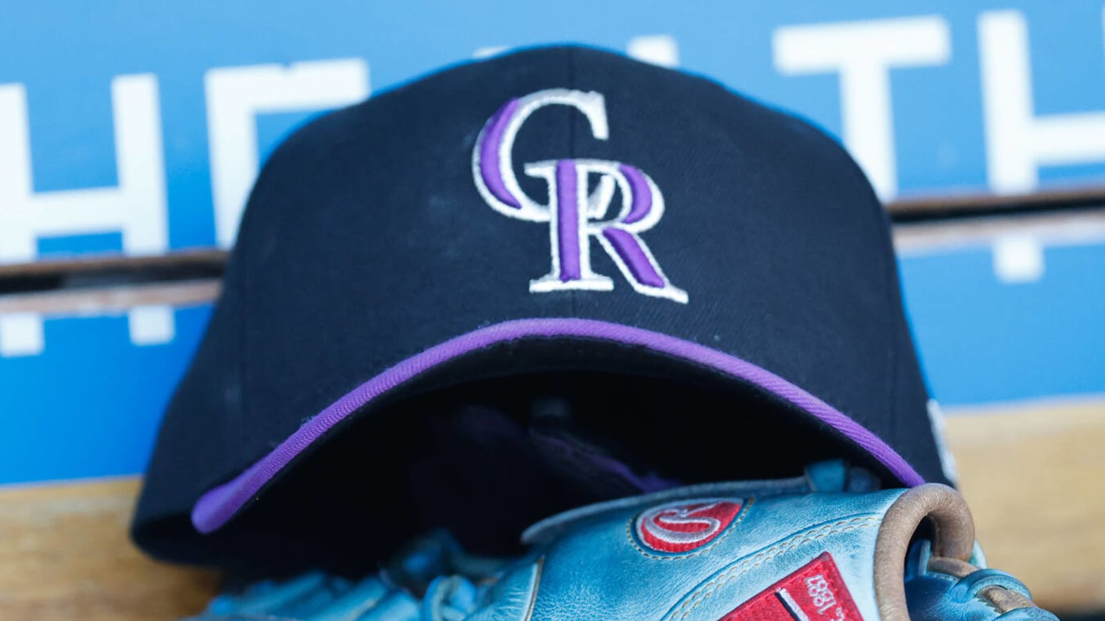 Rockies select righty Chad Smith
