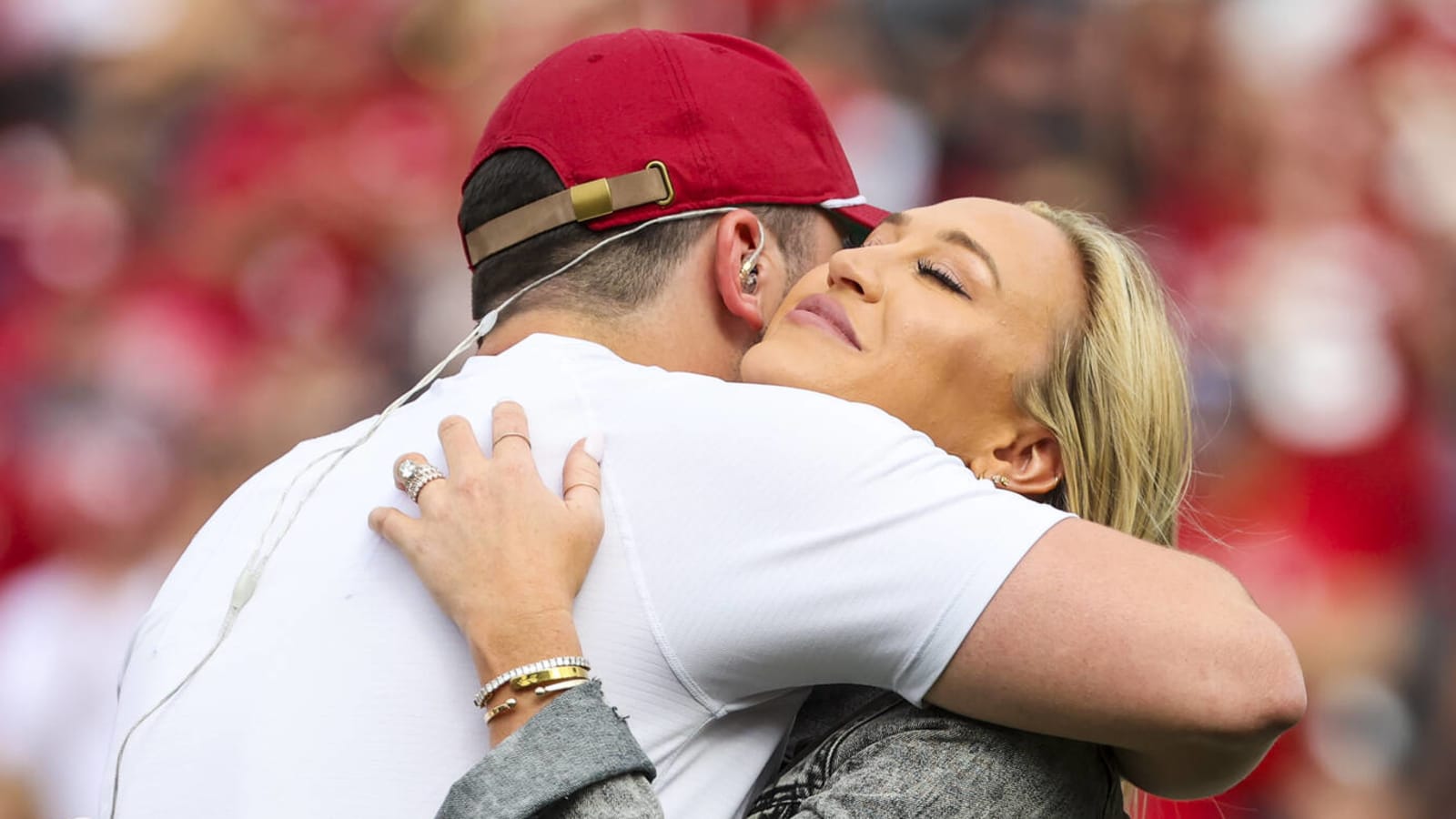 Baker Mayfield's wife thanks Cleveland