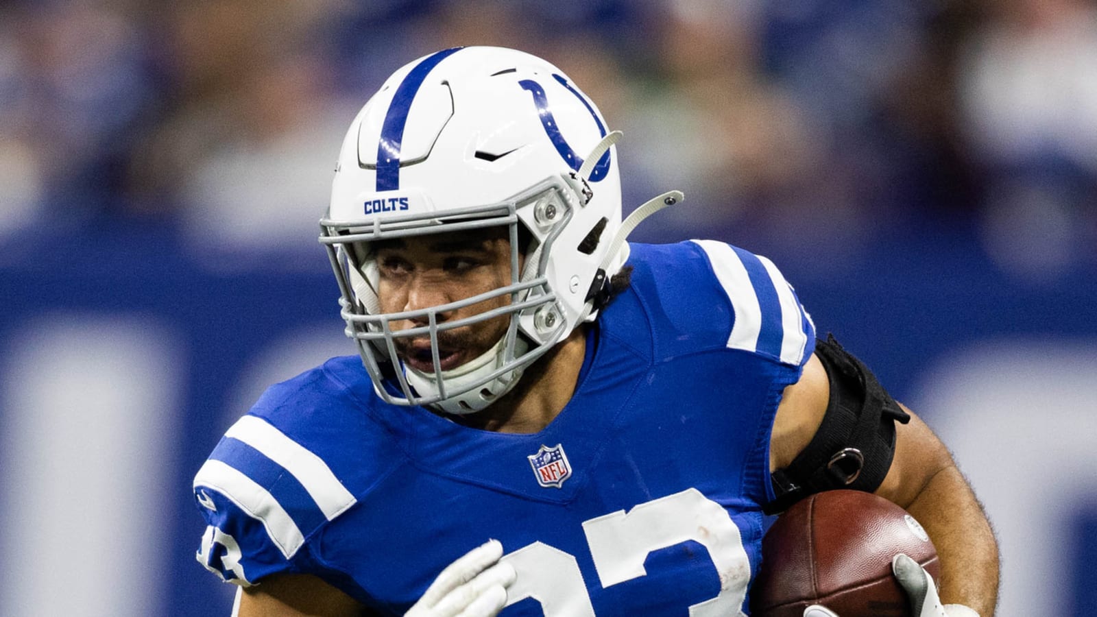 Colts TE defends 'silly' Guardian Caps with seat belt analogy