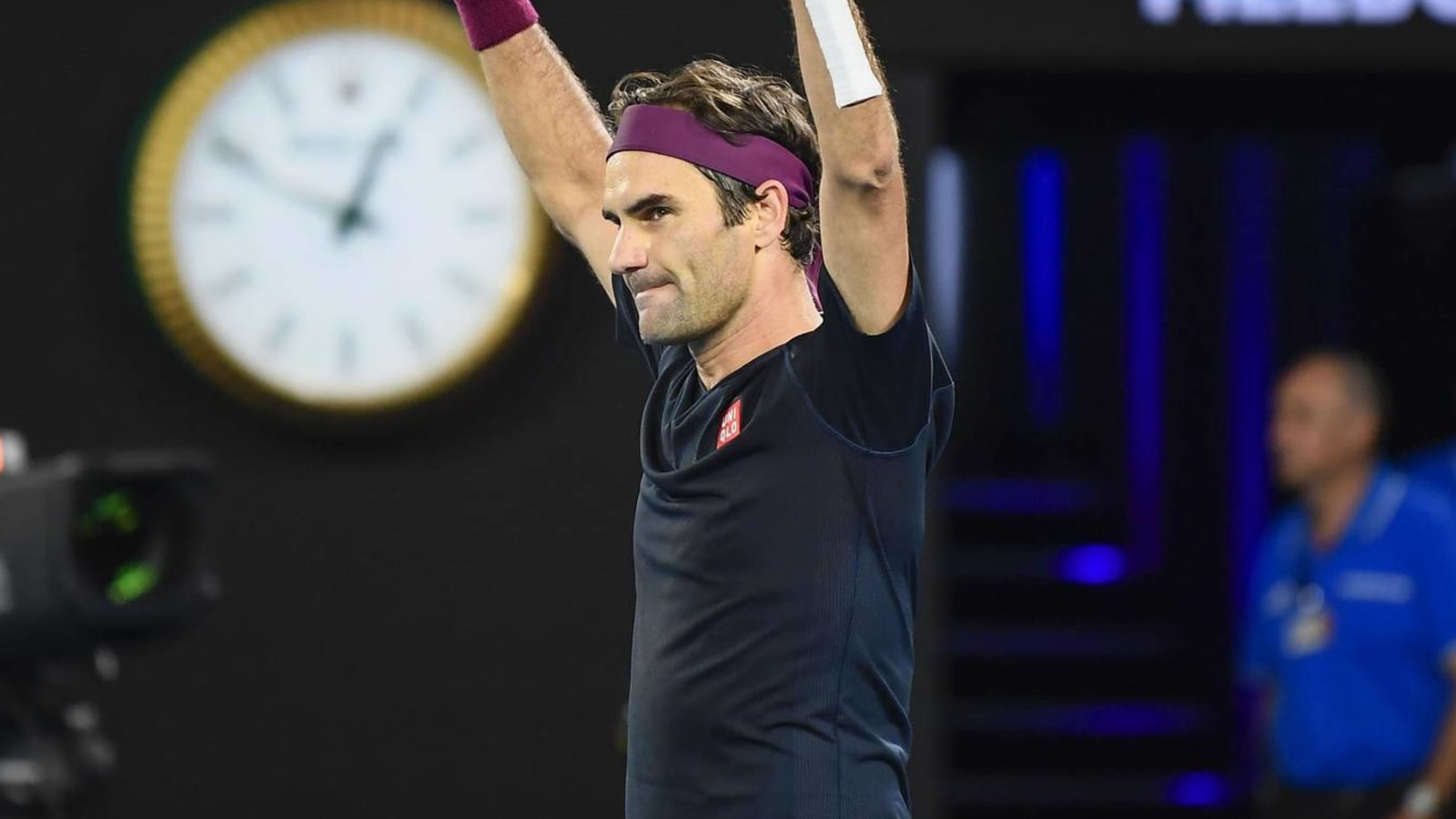 Roger Federer wins in return after 405-day layoff
