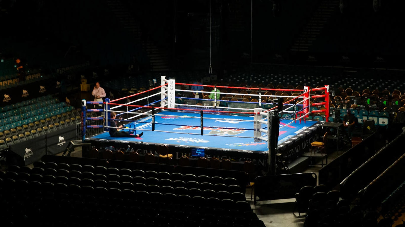 Bad Blood Showdown: Willy Hutchinson vs. Craig Richards in Riyadh – Fight Predictions and Grand Arrivals Highlights