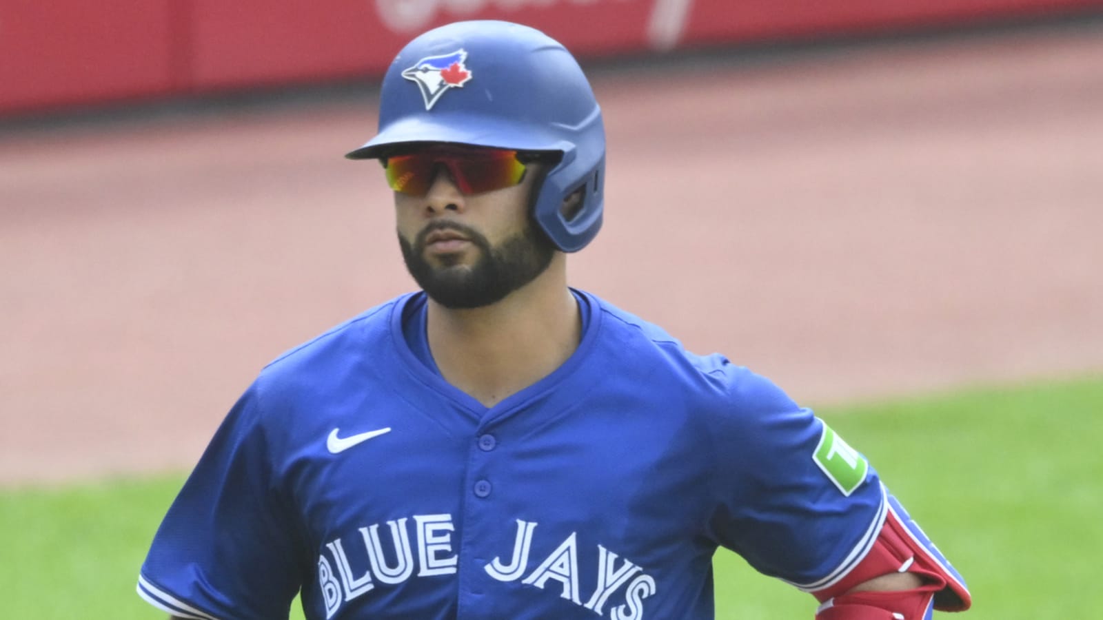 Blue Jays place veteran IF on IL, recall top prospect