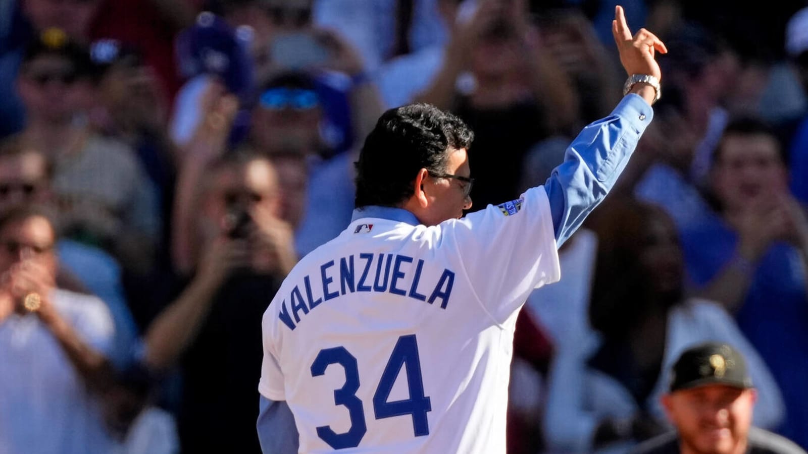 Los Angeles Dodgers to retire Fernando Valenzuela's No. 34 jersey