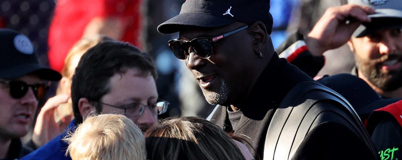 Michael Jordan, Who Scored 39 Points In Game 1 Of ’92 Finals, Told Magic Johnson The Night Before He Would Destroy Clyde Drexler: ‘You Know What’s Gonna Happen Tomorrow, I’m Gonna Give It To This Dude’