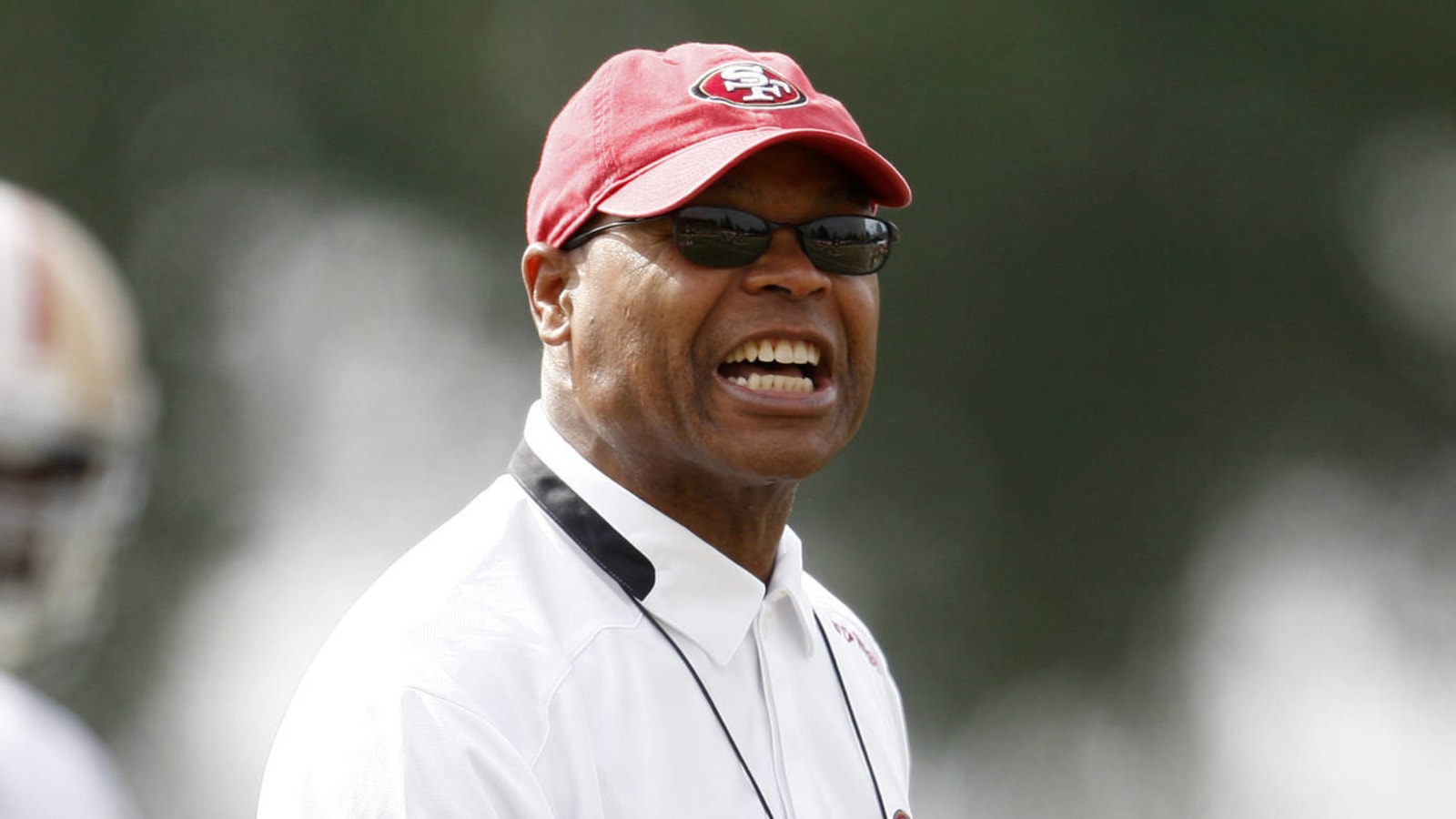 Bears interview Mike Singletary for DC job