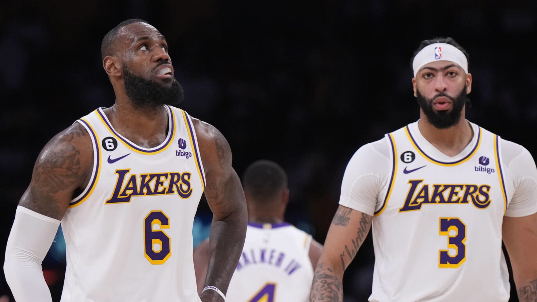 Sources: LeBron James giving Anthony Davis the No. 23 with Lakers