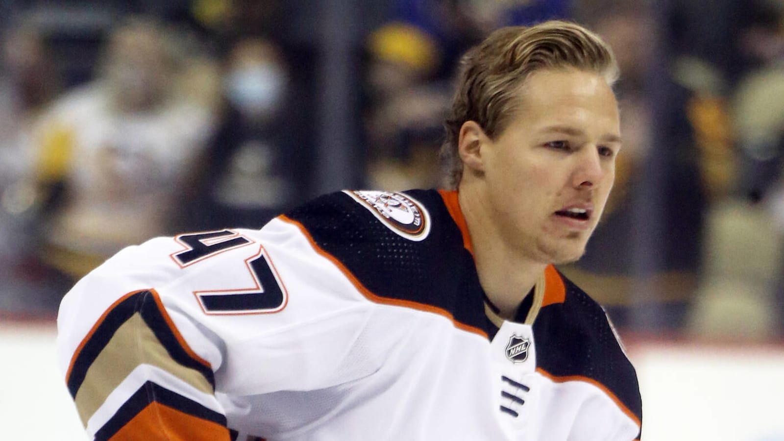 Ducks' Hampus Lindholm joins list of top-40 trade targets