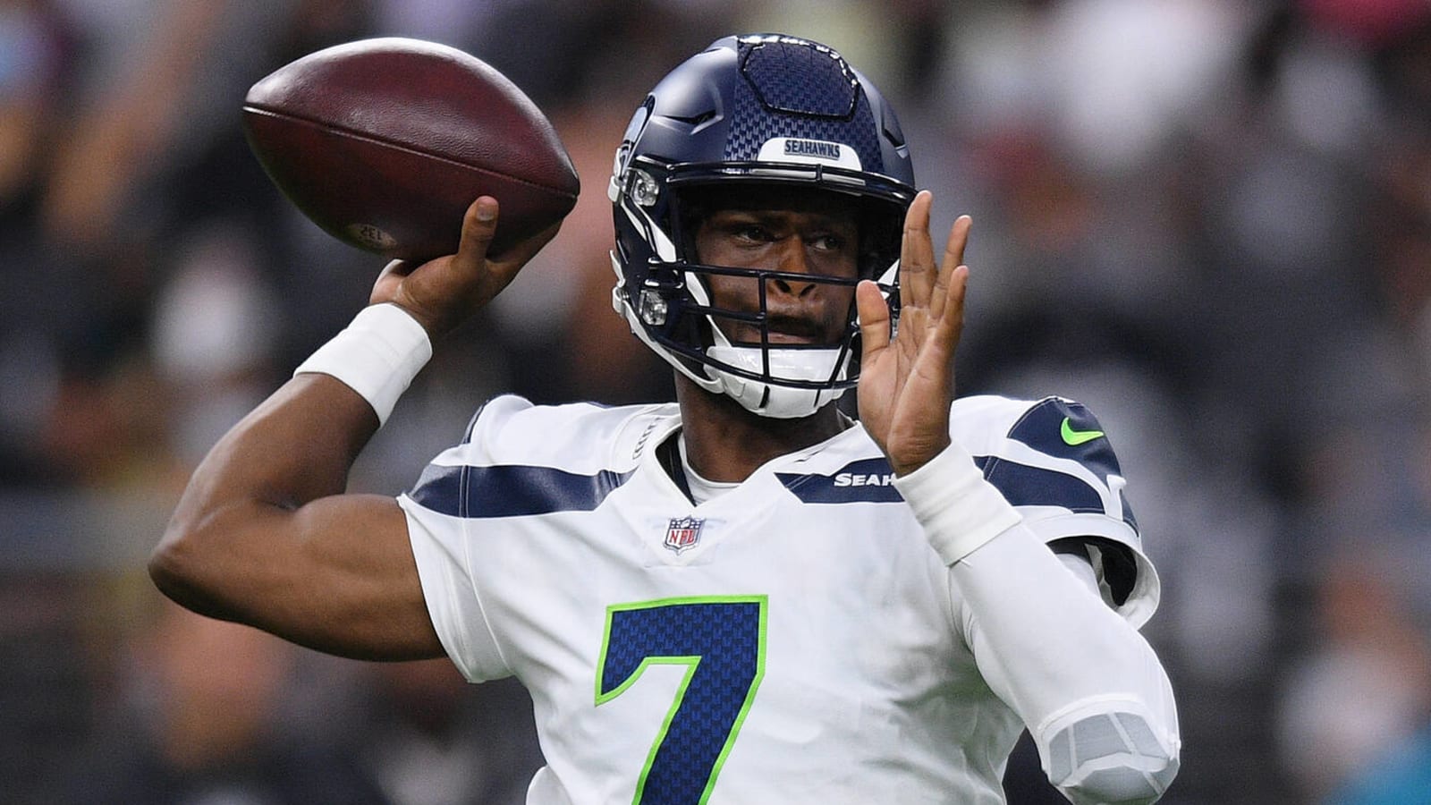 Seahawks OC: Geno Smith has early edge in QB competition