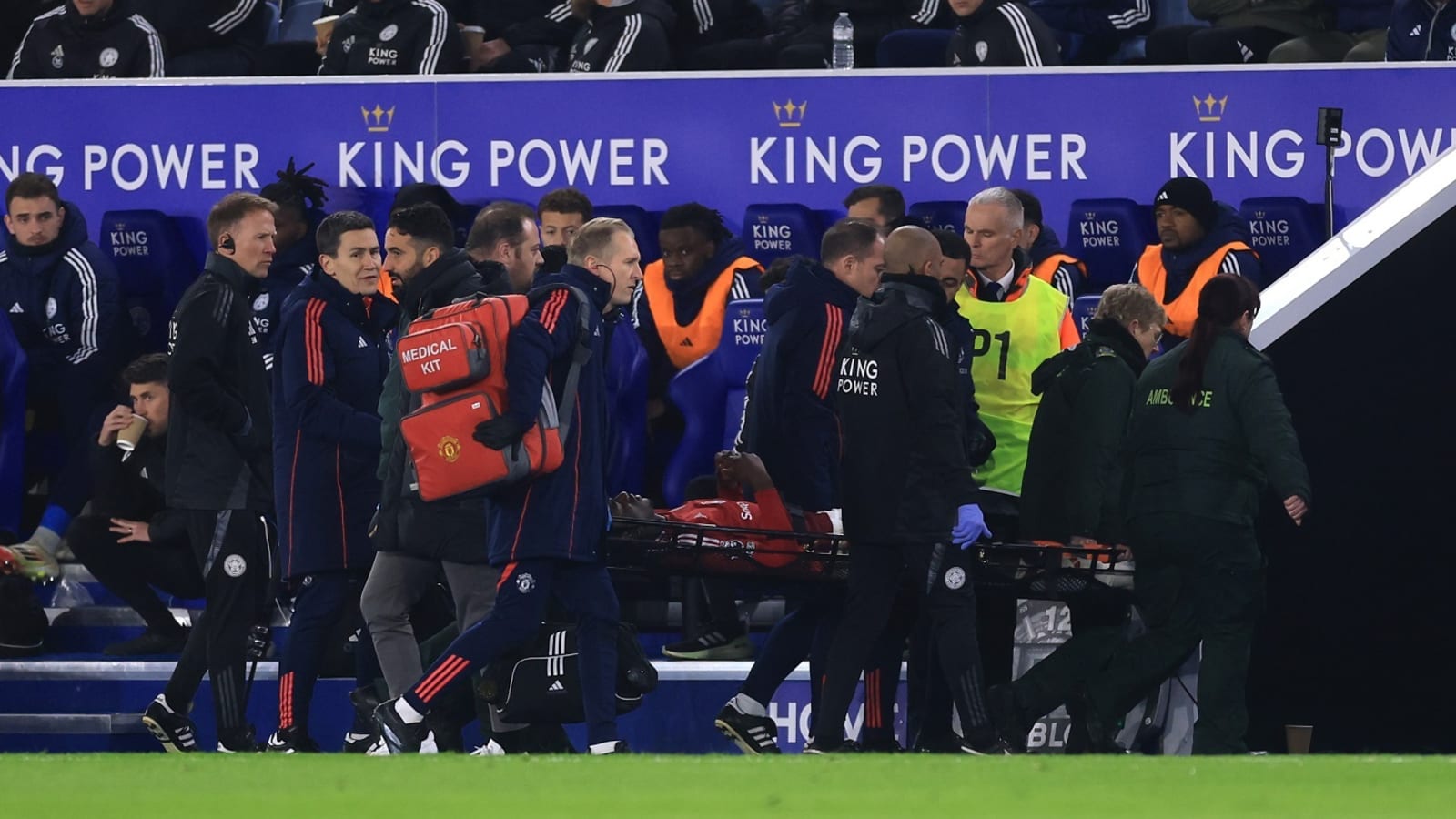 Journalist provides crucial update on injured Man United defender Ayden Heaven