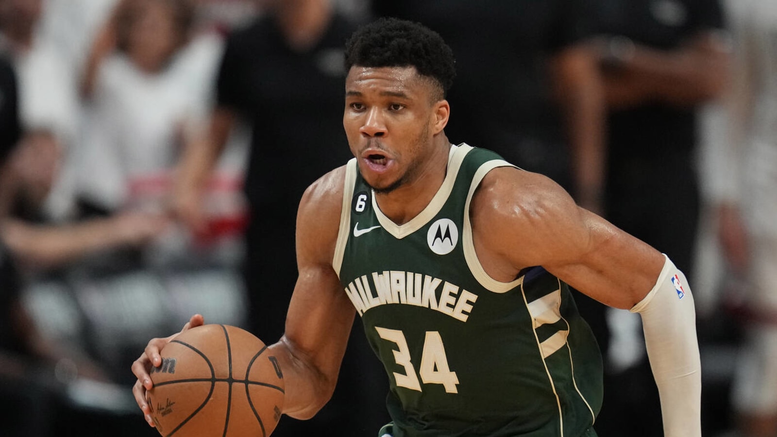 Giannis Antetokounmpo gets brutally honest on not signing extension with Bucks